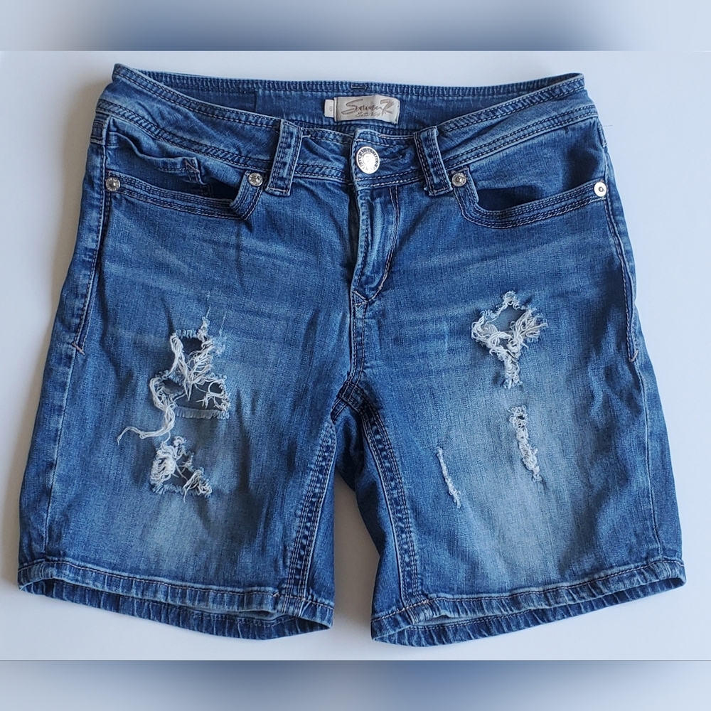 Women's SEVEN 7 JEANS Distressed Blue Denim Shorts Jean Shorts Silver Accents 6